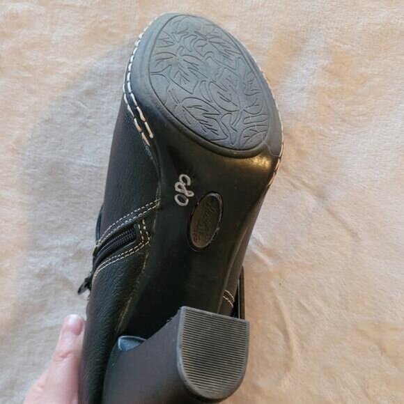 Euro Soft by Sofft Black Leather Booties - Size 10 - Picture 10 of 10